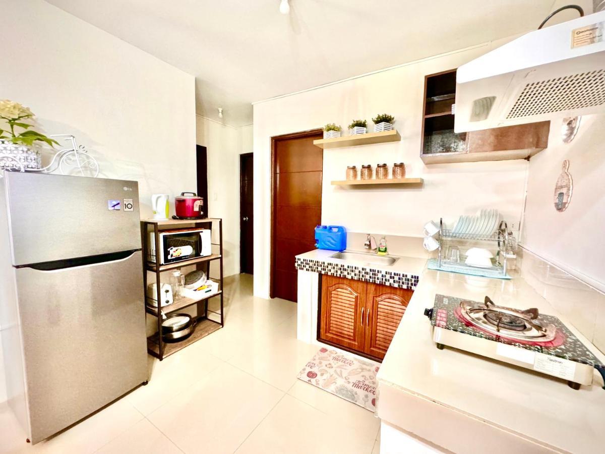 Fully Furnished Apartment With Netflix And Wifi Batangas Buitenkant foto