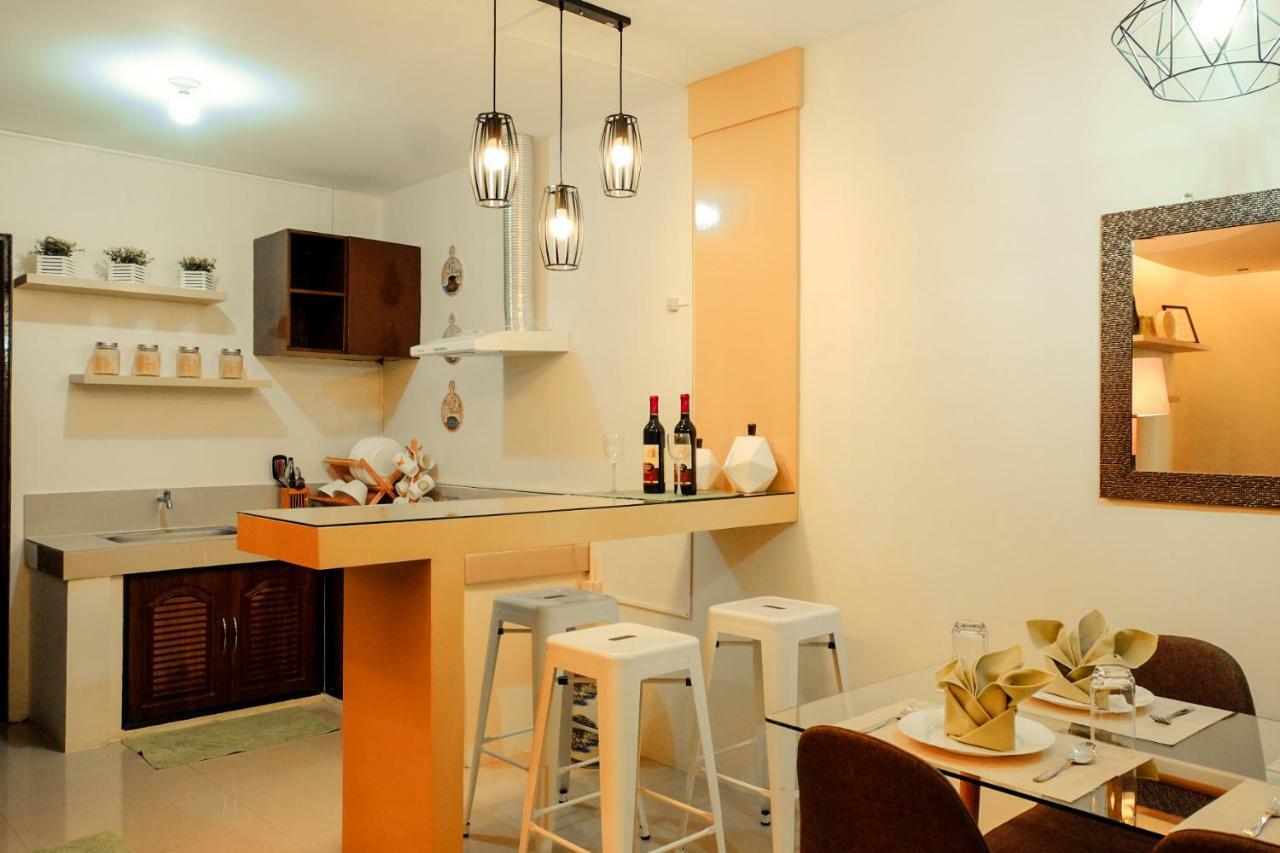Fully Furnished Apartment With Netflix And Wifi Batangas Buitenkant foto
