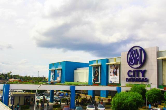 Fully Furnished Apartment With Netflix And Wifi Batangas Buitenkant foto